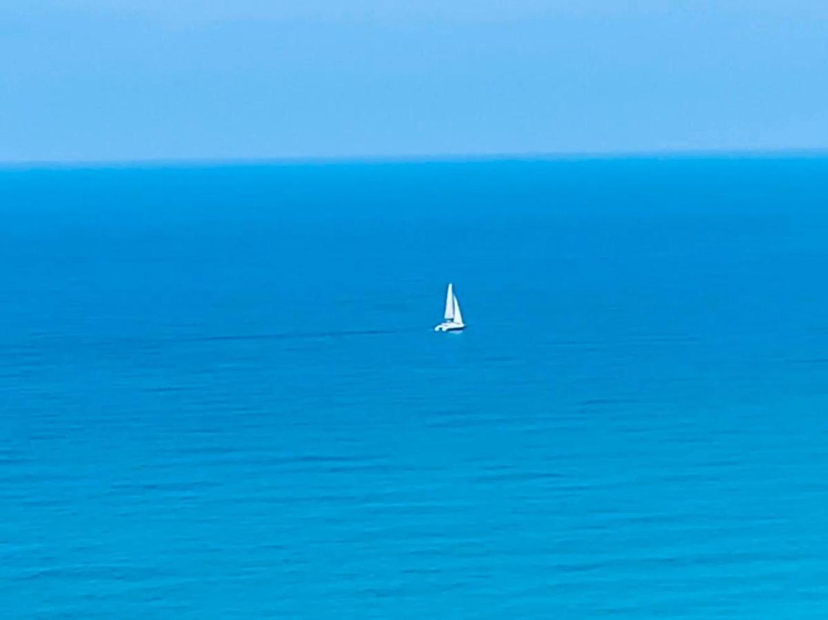 Ferienwohnung Blue In The Sea Netanja Exterior foto